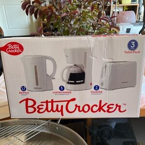 Betty Crocker White Kitchen Appliance Trio